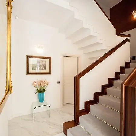 Dream House 庞贝
